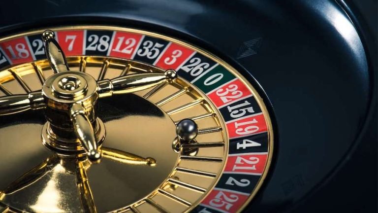 Pengguna menikmati hiburan taruhan olahraga dan live casino dengan antarmuka yang mudah digunakan
